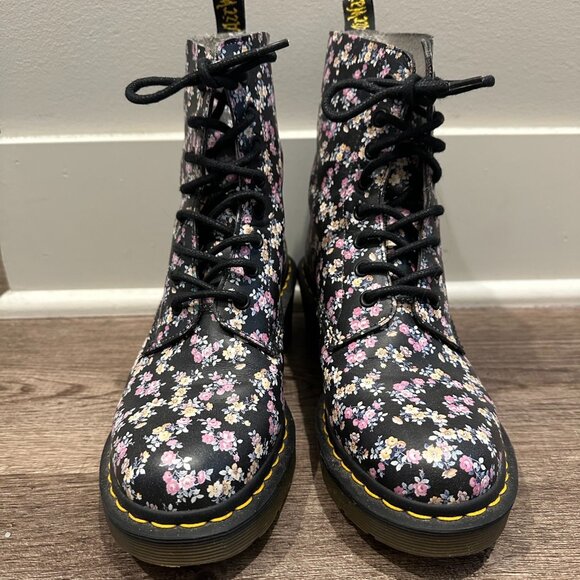 NWOT Dr. Martens RARE Floral Mini Tydee Clemency Heeled Lace-up Boot - Picture 5 of 7